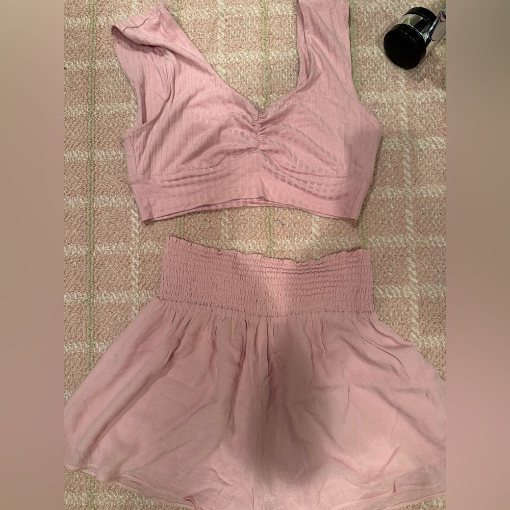A supply pink lounge set